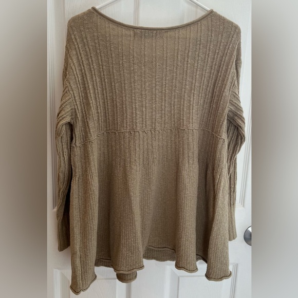 Free People Women’s Sweater, Size XS (oversized) NWT - Picture 3 of 6